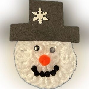 New 10 PC Set Christmas Holiday Winter Snowman Pin Clasp Bookbag Keychain Charm